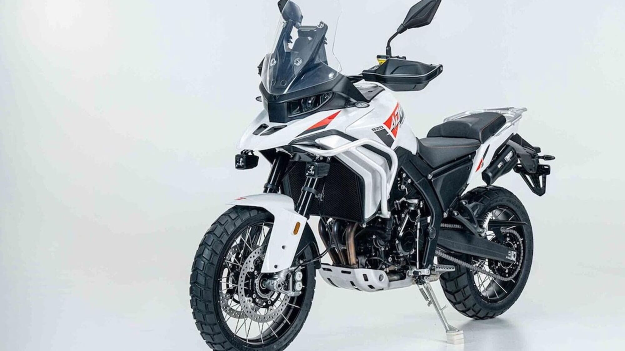 ZXMoto 820X, la nuova adventure cinese prende forma
