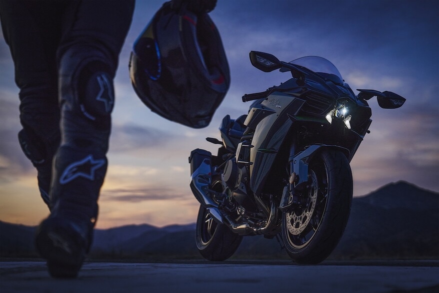 Kawasaki Ninja H2 , torna nel 2027: le FOTO