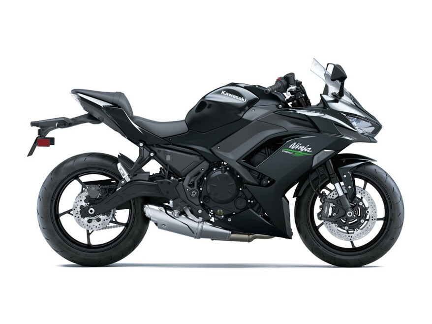 Kawasaki Ninja 650 2027, più sportiva e affilata: le FOTO