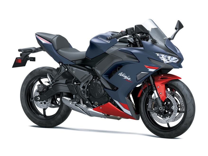 Kawasaki Ninja 650 2027, più sportiva e affilata: le FOTO