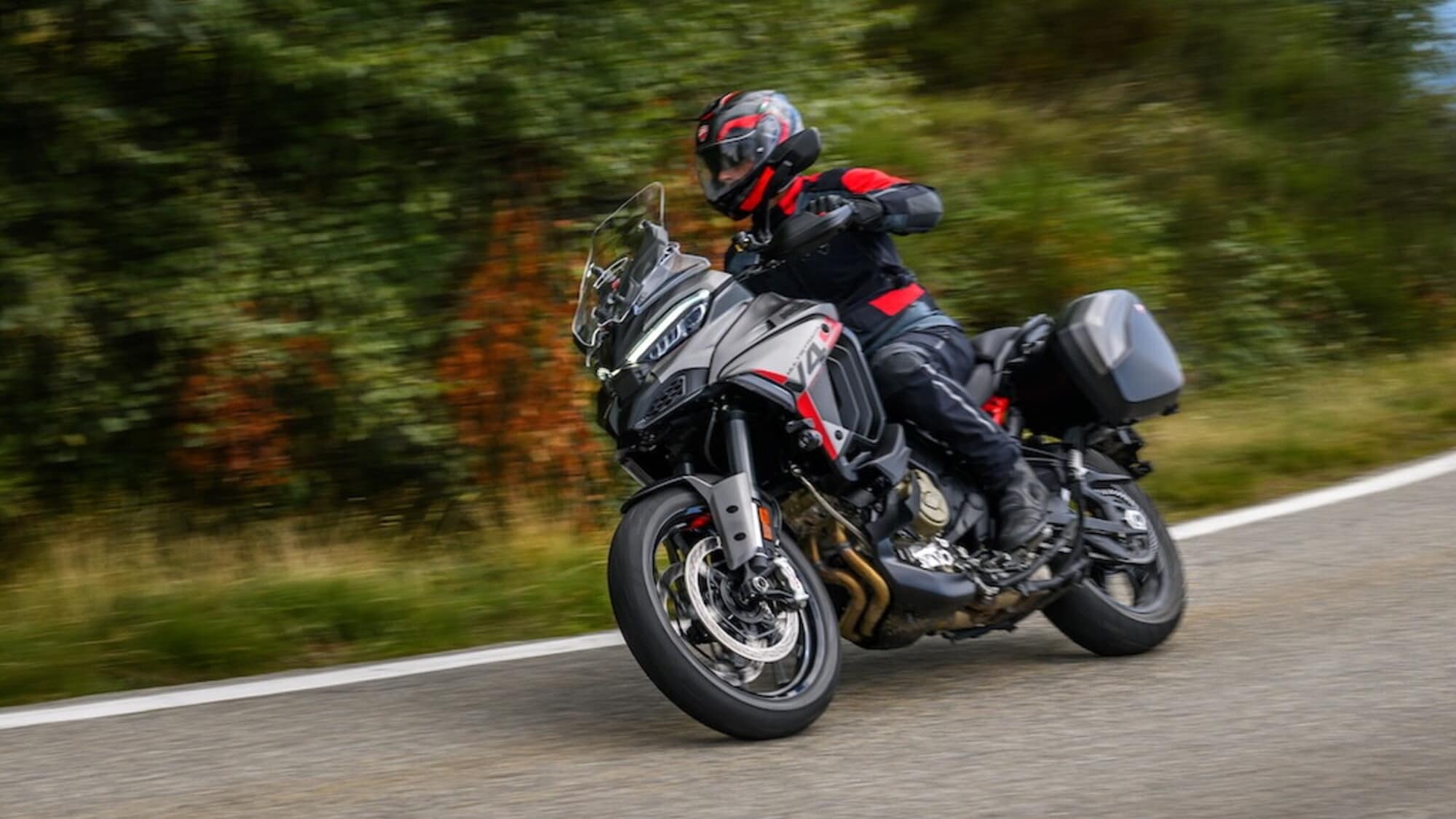 Ducati Multistrada V4 S Grand Tour, viaggiare senza compromessi