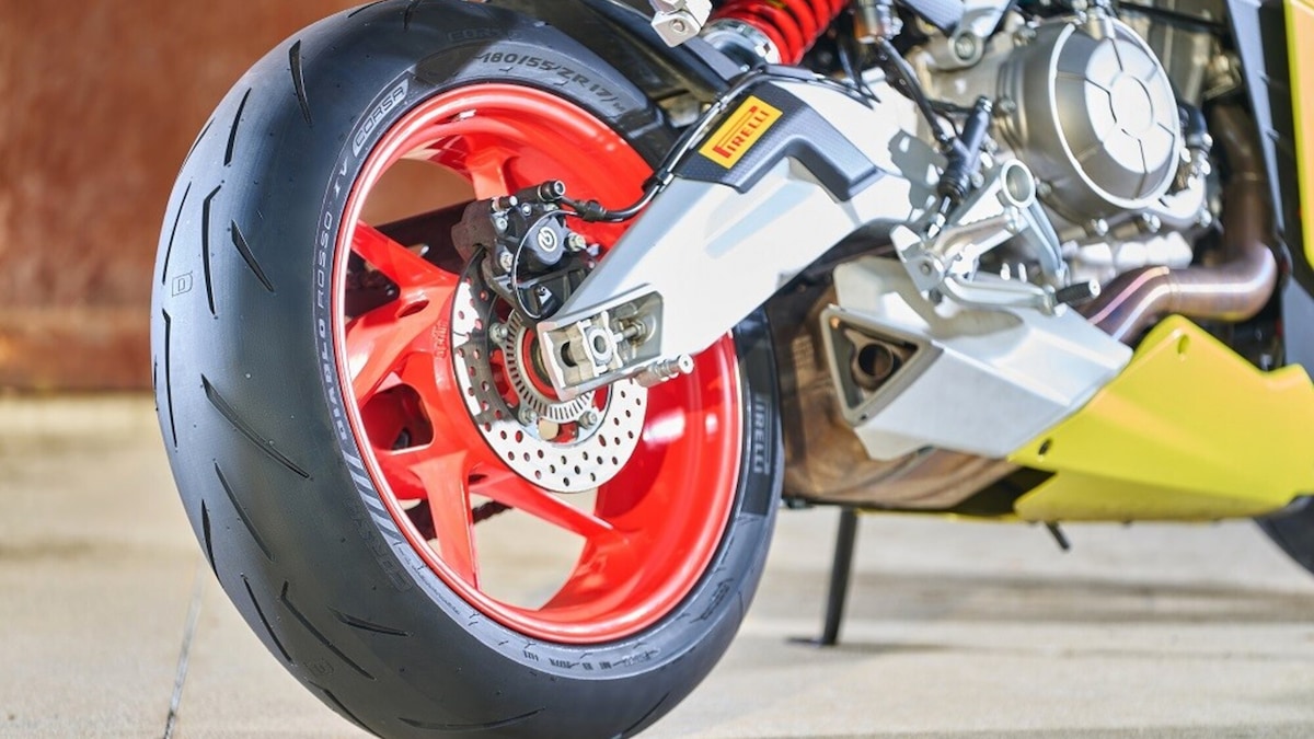 Pirelli, arriva il nuovo Diablo Rosso IV Corsa