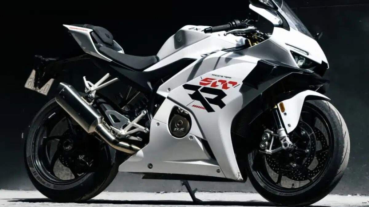 ZXJC 820 RR, la sportiva cinese da 299 km/h