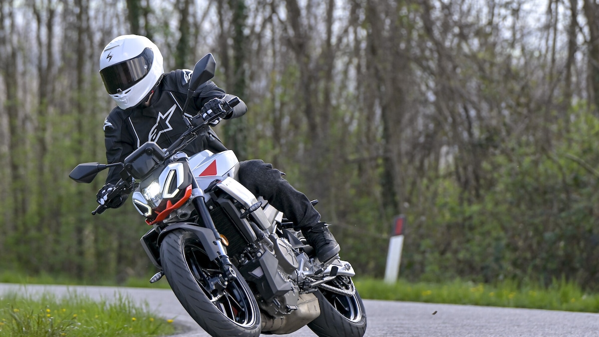 Aprilia Tuono 457: le opinioni di InMoto "fuori dai denti"