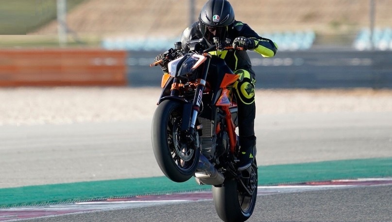 Video-Prova, KTM 1290 Super Duke R: forza bestiale