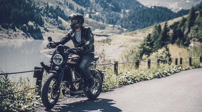 Top 10: le dritte per godersi in sicurezza la propria moto