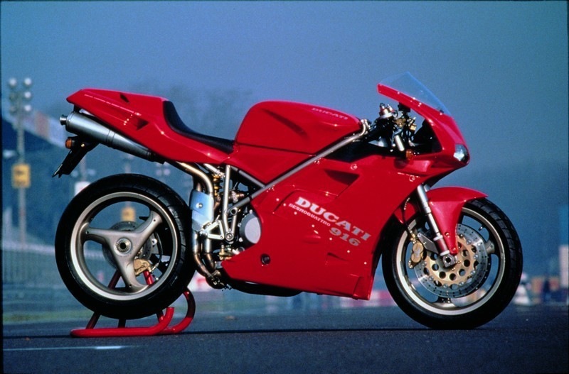 Rewind, Ducati 916: una superstar che fa (ancora) sognare