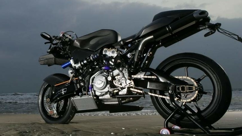 L'esotica Vyrus: breve storia di una eccellenza italiana estrema