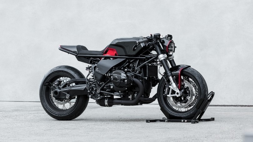 BMW R nineT, spigolosa e aggressiva con il kit di Hookie Co