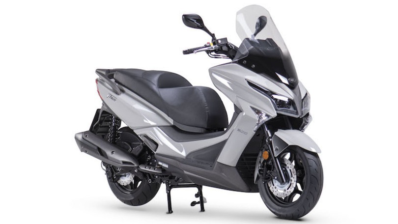 Kymco X-Town 300i: Euro 5 e non solo per lo "scooterone" di Taiwan