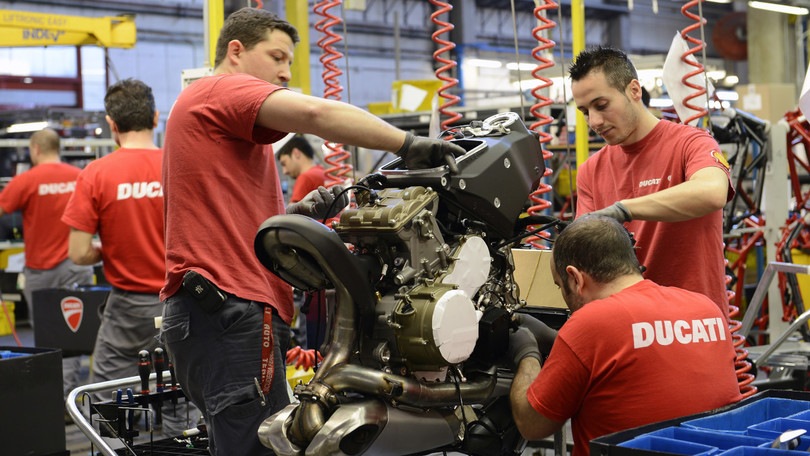 Passaggio all’elettrico? Cosa dice l’industria moto