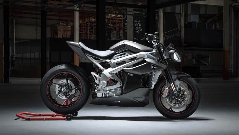 Triumph TE-1: le immagini della naked elettrica