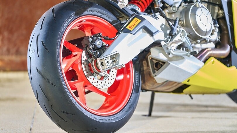 Pirelli, arriva il nuovo Diablo Rosso IV Corsa