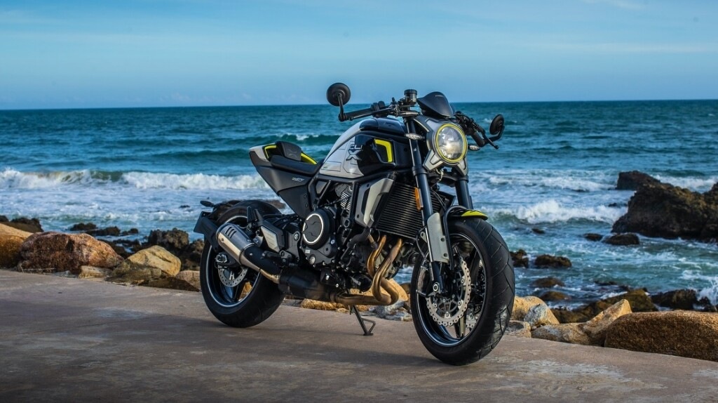 CFMoto 700CL-X Sport arriva sul mercato: caratteristiche e prezzo