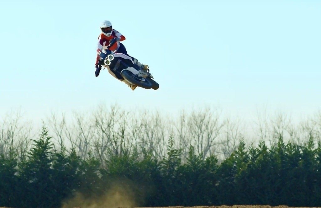 Ducati DesertX: numeri pazzeschi con Antoine Méo