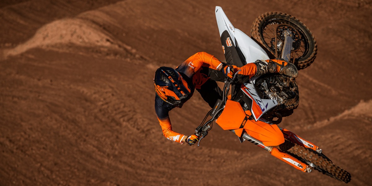KTM, nuova gamma SX 2023: tra agonismo e divertimento