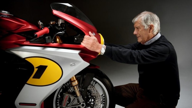Compie 80 anni Giacomo Agostini: "La moto? Il mio più grande amore"