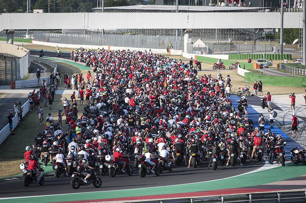 WDW 2022, Misano si colora di rosso Ducati