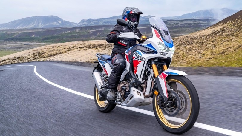 La moto col 21", solo off-road? Su strada spopola: ecco perchè