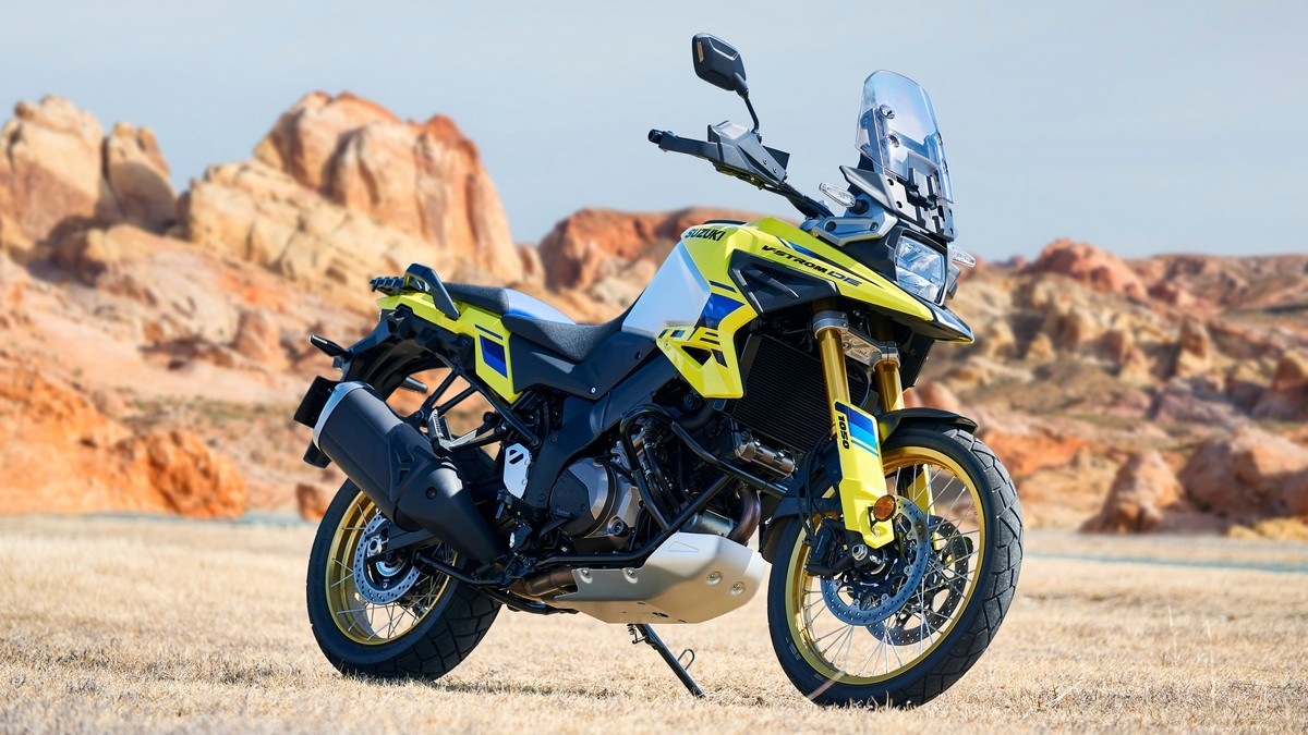 Suzuki svela le nuove V-Strom 1050 e 1050 DE con ruota da 21