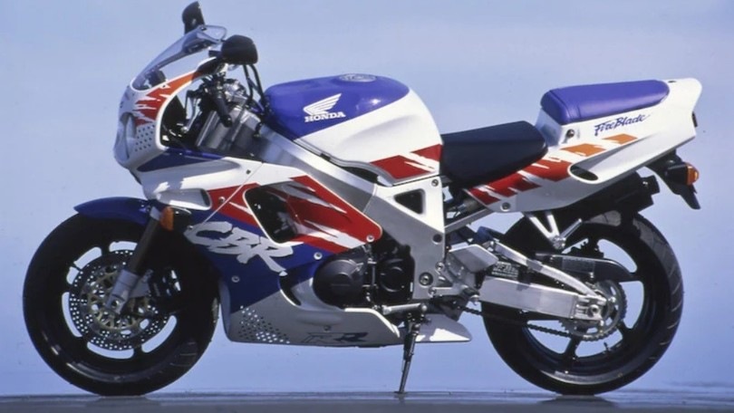 Honda, la CBR900RR compie 30 anni: buon compleanno Fireblade