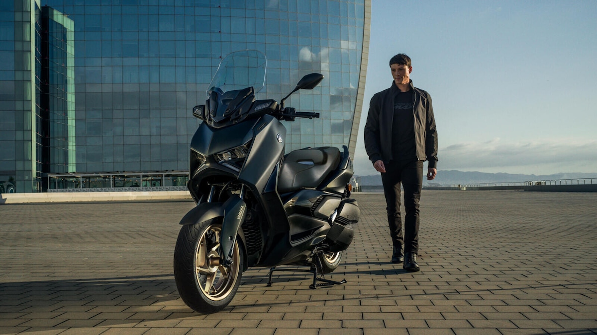 Yamaha XMAX 2023: più sportività per i nuovi 125 e 300