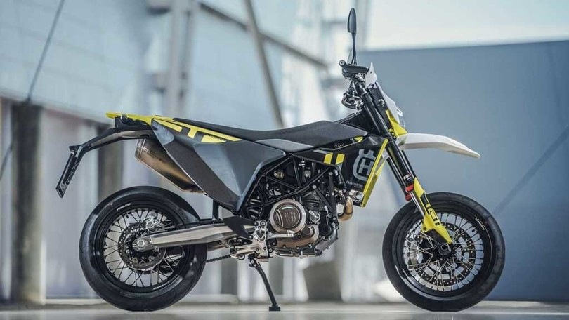 Husqvarna 701 Supermoto, nuovi colori per la motardona
