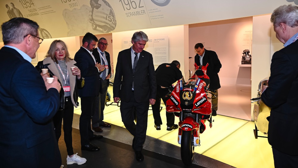 La sfida della FIM: decarbonizzare mantenendo la passione