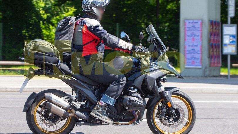 BMW R 1300 GS: le nuove immagini della prossima adventure dell'Elica