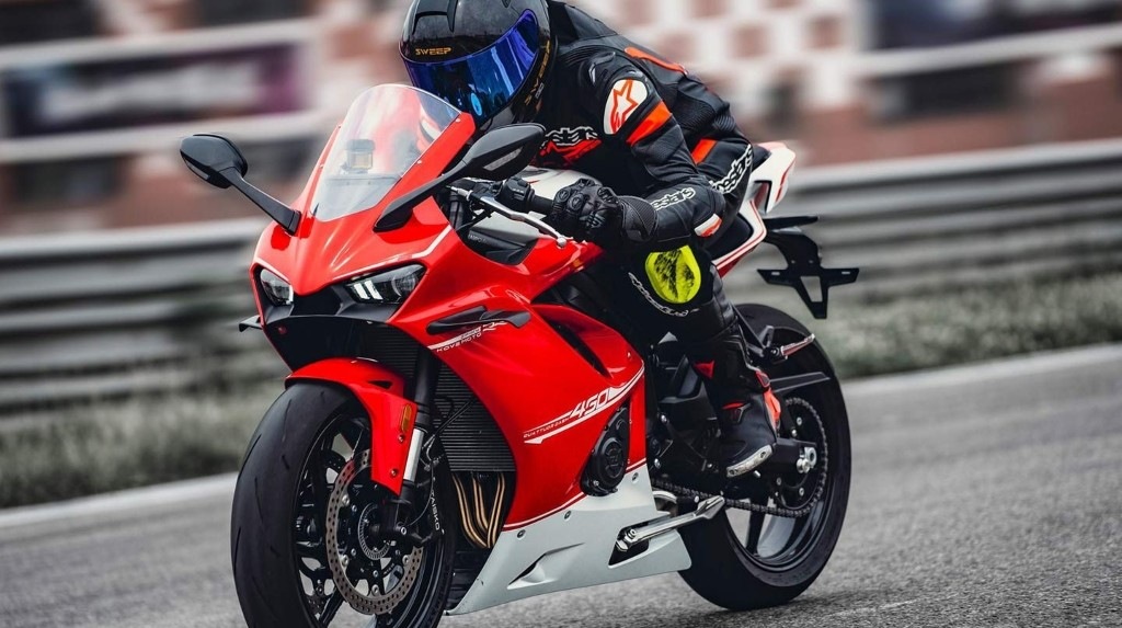 Kove 450RR, una baby 4 cilindri da 71 CV