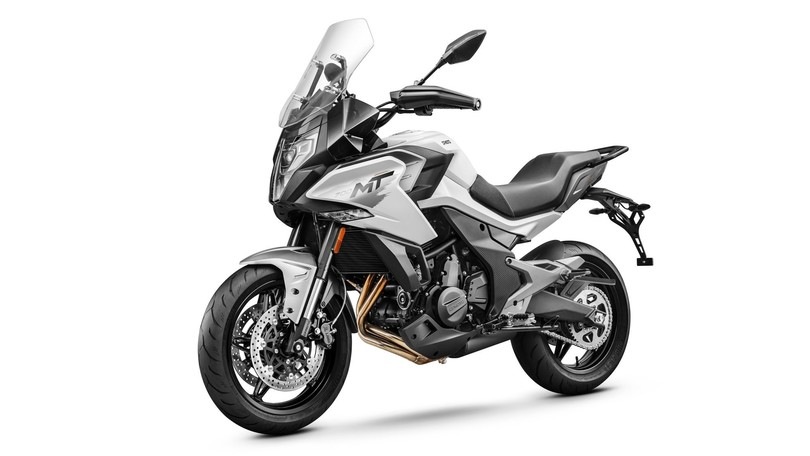 CFMoto, ecco la 700 MT: evoluzione in grande