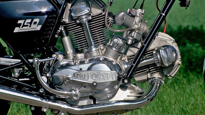 La differenza tra i motori in linea e quelli a V: la storia dei bicilindrici