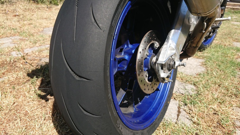 Serve "chiudere" le gomme? Si guida bene anche piegando poco