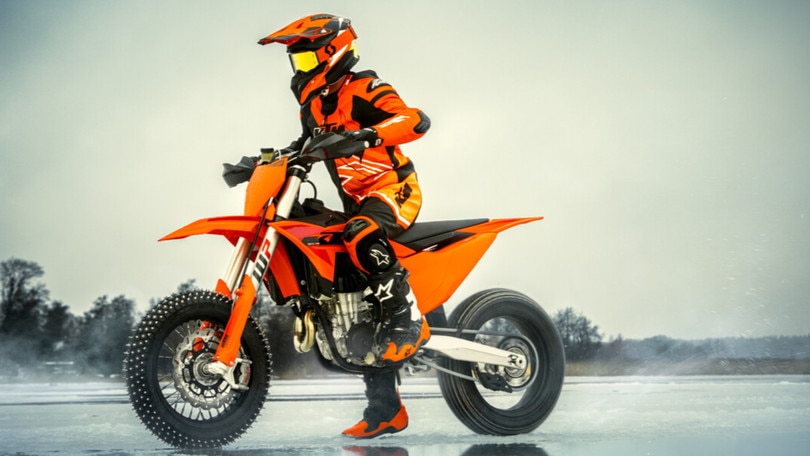 KTM presenta la nuova 450 SMR 2025