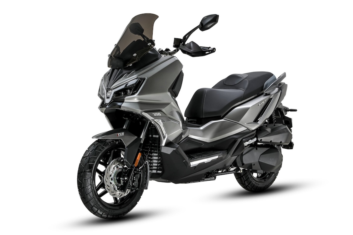 Sym ADX 300: nuovo scooter-crossover omologato Euro 5+