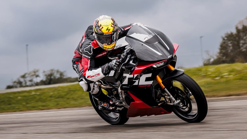 Fantic, ecco la sportiva Imola e la naked futuristica  Stealth