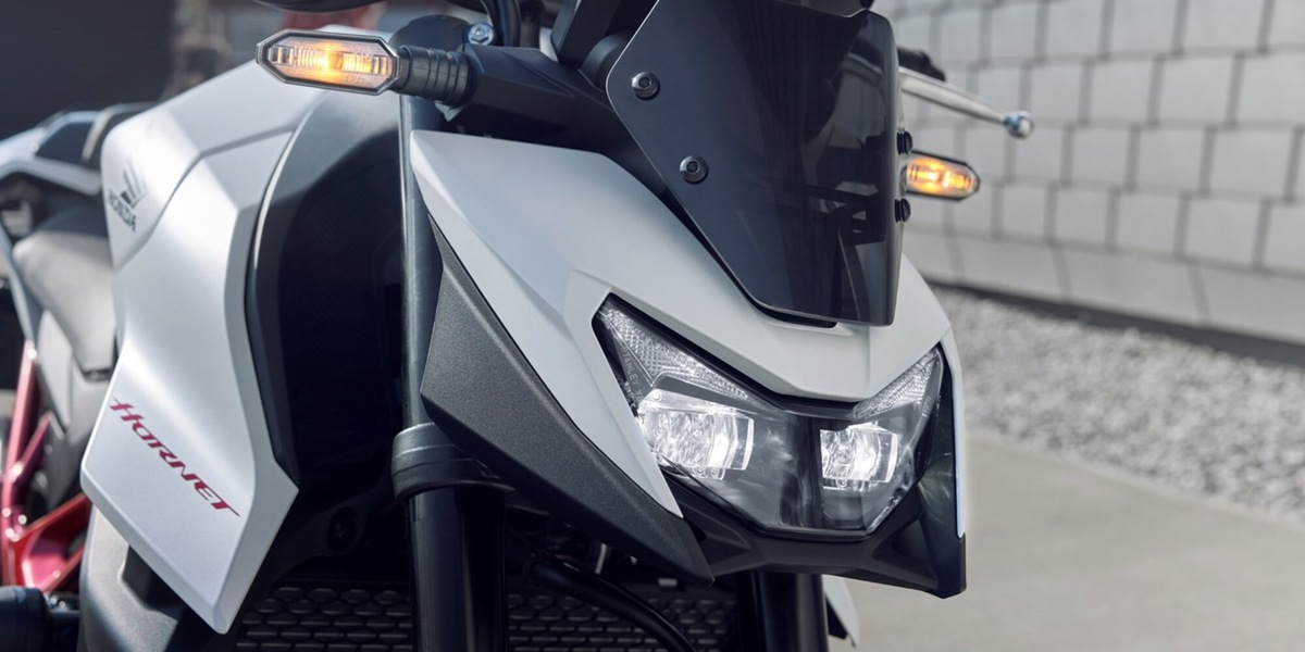 Honda CB750 Hornet: nuovo look, nuovo prezzo