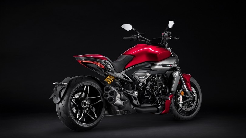 Ducati XDiavel V4 2025: ciao ciao bicilindrico!