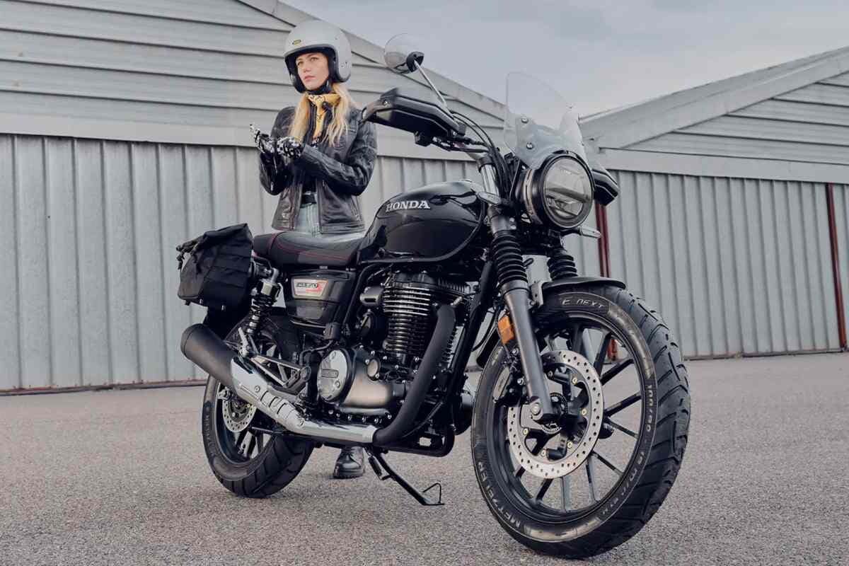 Top 10 mercato, le moto più vendute di marzo 2025: Africa Twin ancora in testa, ma Yamaha...