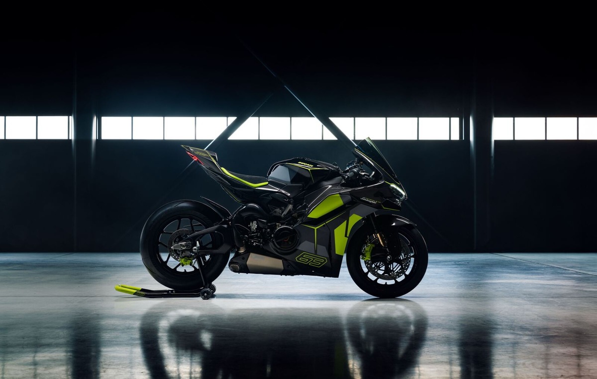 Ducati Panigale V4 Lamborghini, LE FOTO