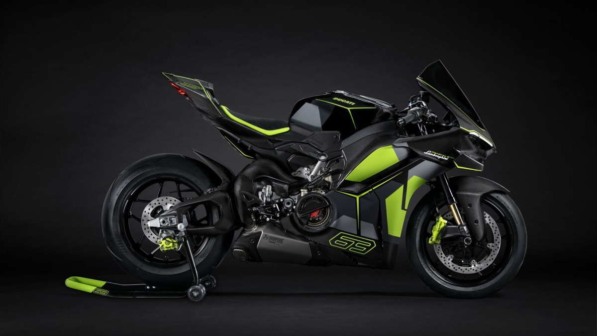 Ducati Panigale V4 Lamborghini, LE FOTO