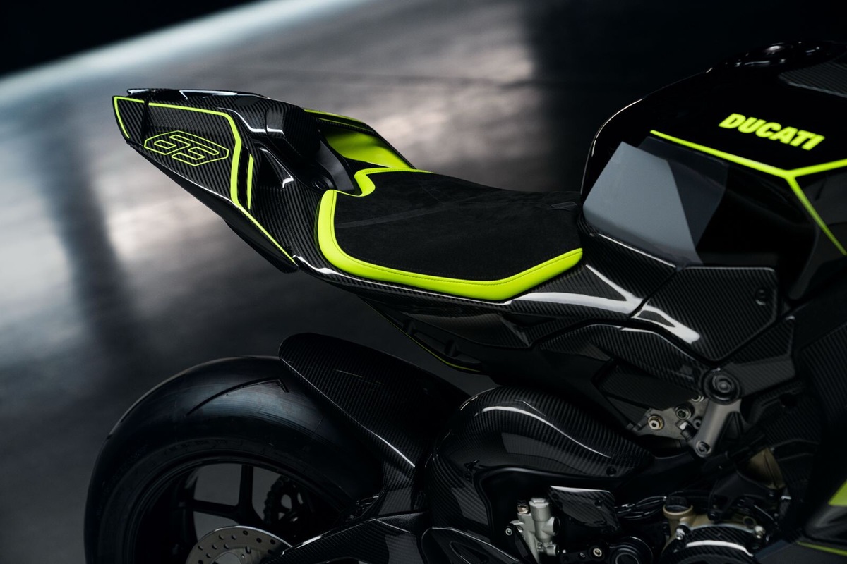 Ducati Panigale V4 Lamborghini, LE FOTO