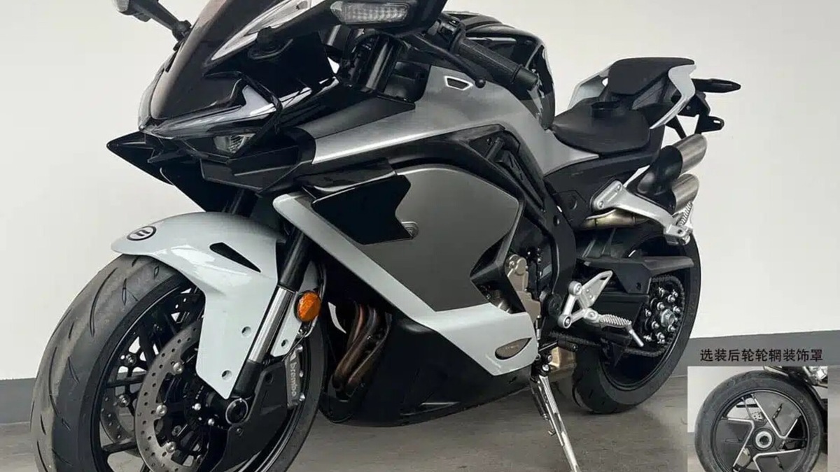 CFMOTO, arriva la 750 SR-R? Motore 4 in linea e aero-pack evoluto