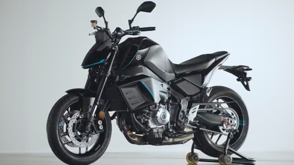 MT-09 PHEV: Yamaha accelera sulla strada dell’ibrido