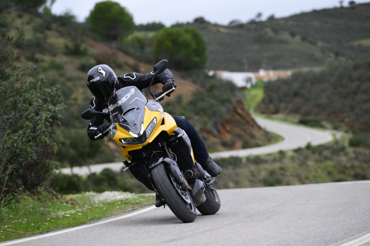 Triumph Tiger Sport 800, le opinioni di InMoto "fuori dai denti"