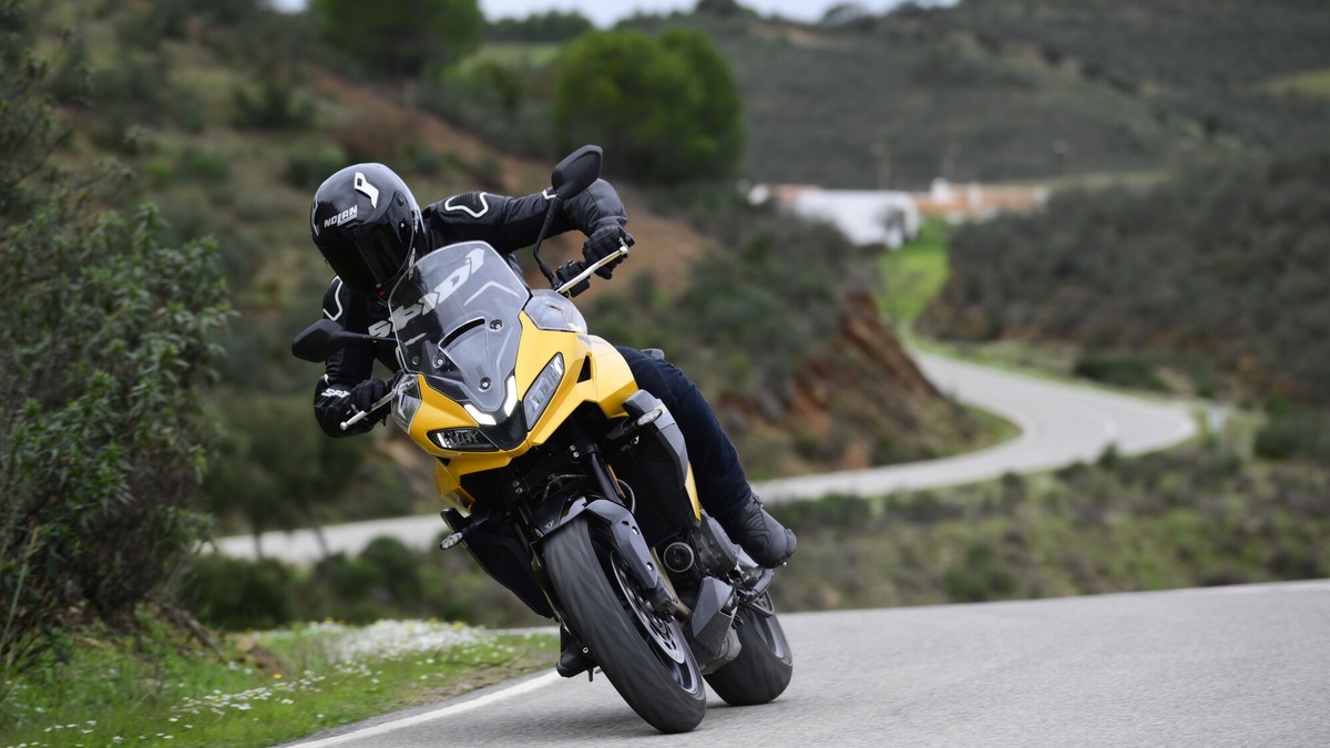 Triumph Tiger Sport 800, le opinioni di InMoto "fuori dai denti"