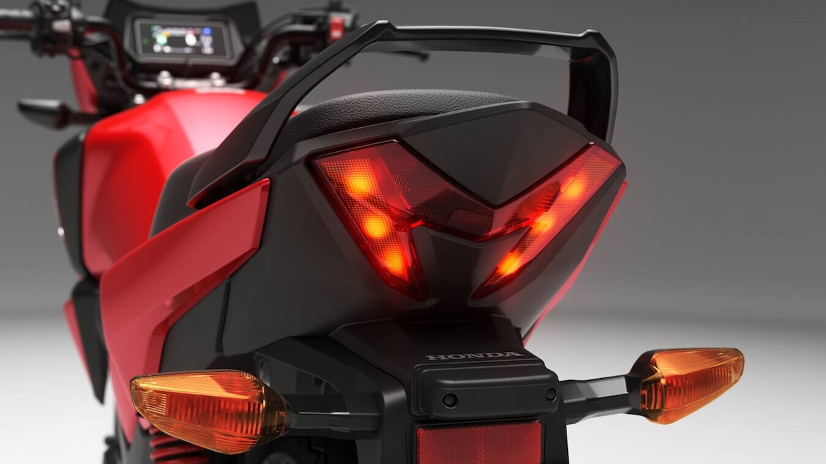 HONDA CB 125F 2026: LE FOTO