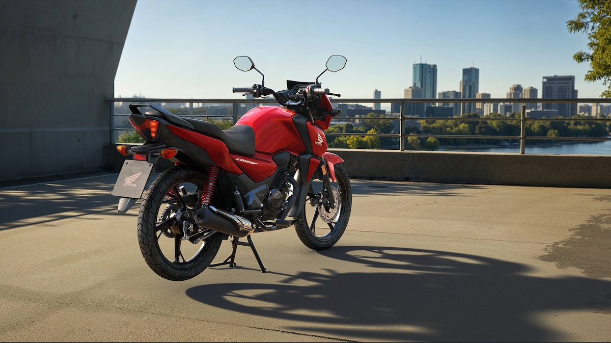 HONDA CB 125F 2026: LE FOTO