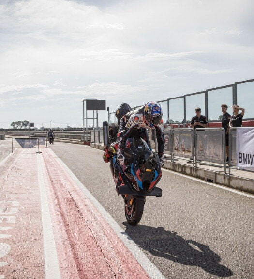 BMW, Toprak prova le M1000 e la nuova R12 G\S a modo suo: LE FOTO