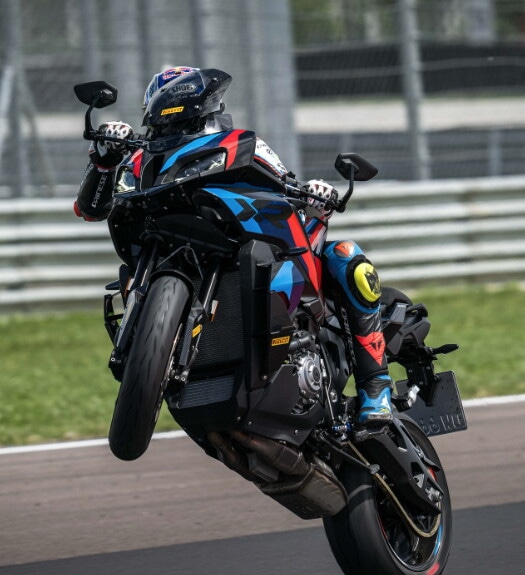 BMW, Toprak prova le M1000 e la nuova R12 G\S a modo suo: LE FOTO